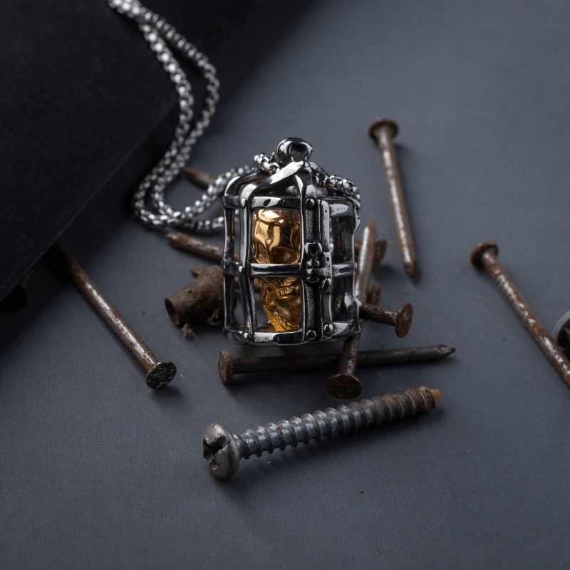 Men's Dungeon Golden Skull Gothic Necklace of Silver Stainless Steel Manntara