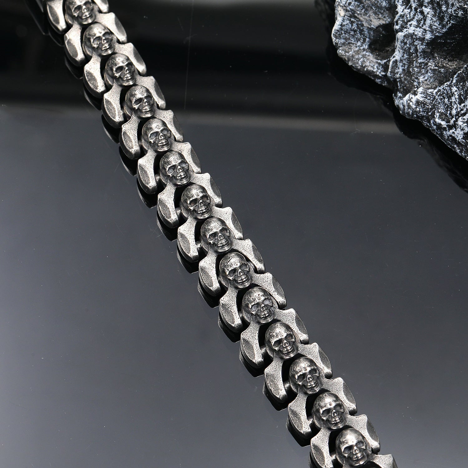 6mm Silver Stainless Steel Gothic Skull Heads Biker Bracelet for Men Manntara