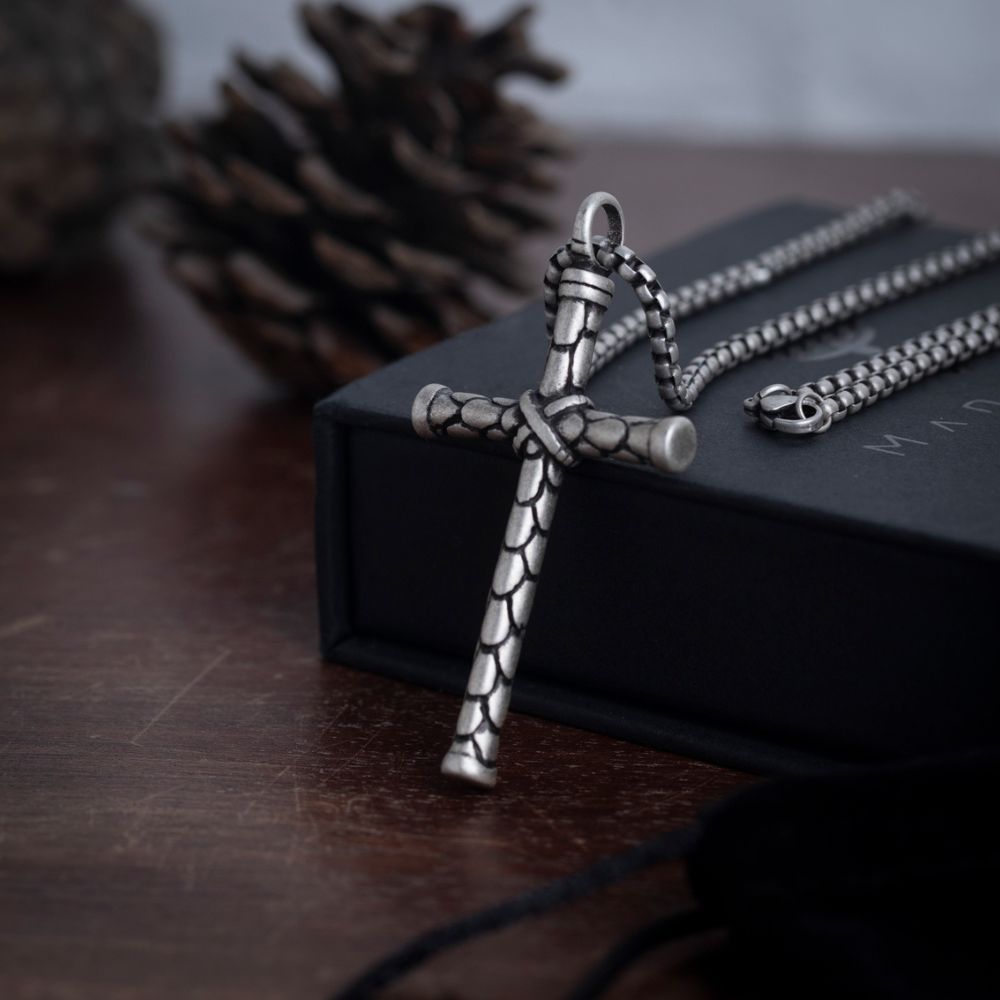 Men's Silver Cross Necklace Of Stainless Steel Manntara