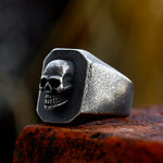 Black Stainless Steel Gothic Skull Men's Ring Manntara