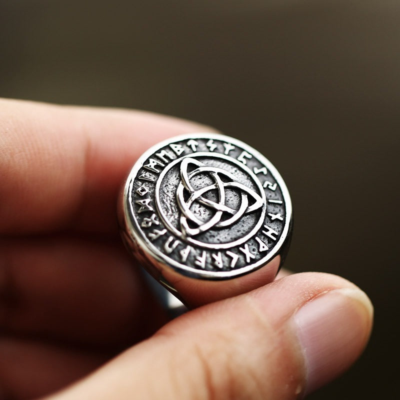 Silver Celtic Trinity Knot Men's Ring of Stainless Steel Manntara