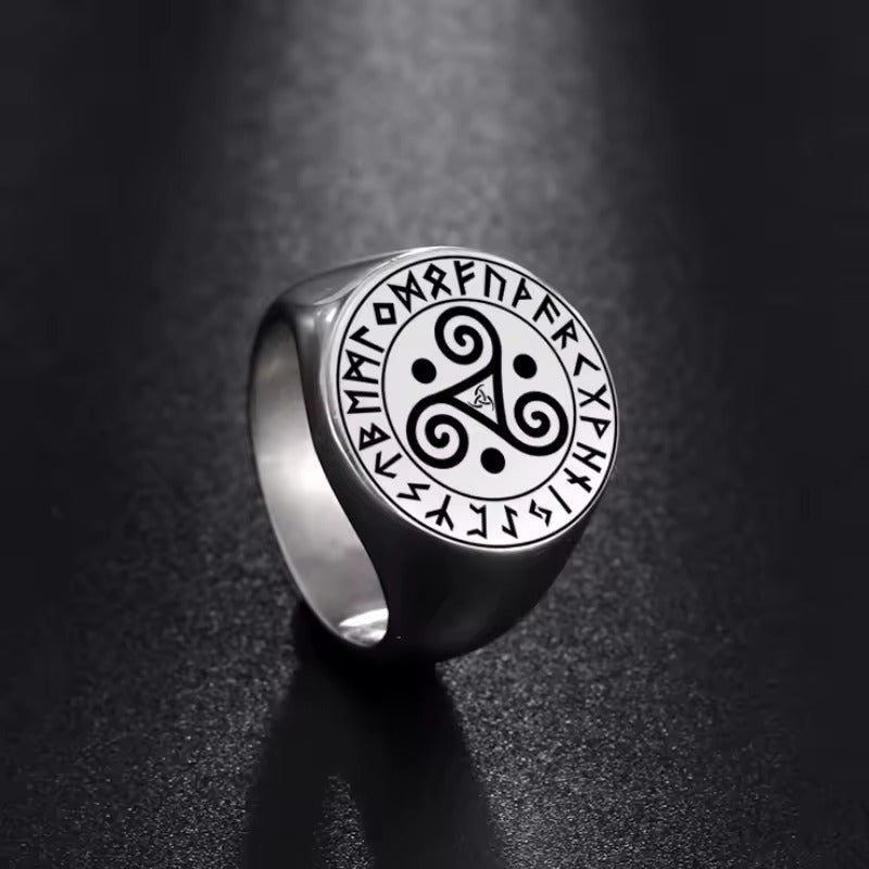 Silver Celtic Triskele Men's Ring of Stainless Steel Manntara