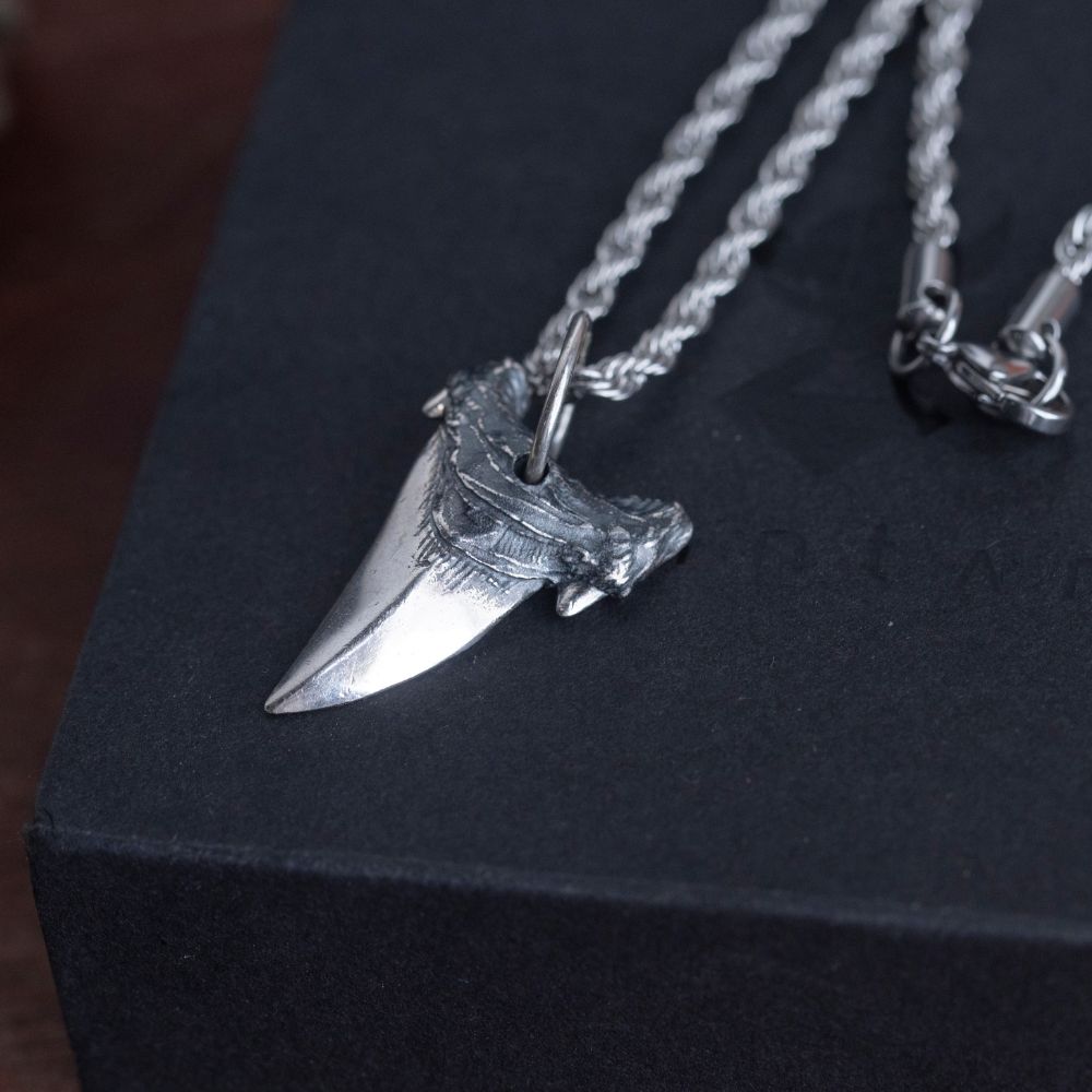 Sterling 925 Silver Wolf Fang Necklace For Men Manntara